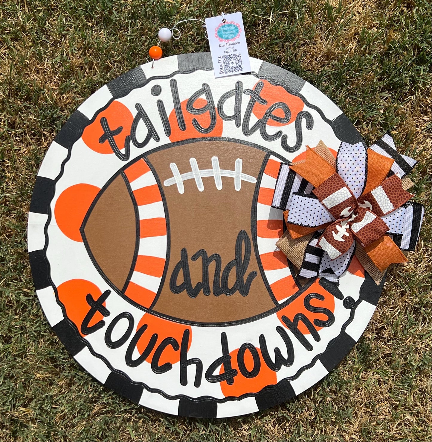 Football Door Hanger, Tailgates and Touchdowns, Round Wood Sign