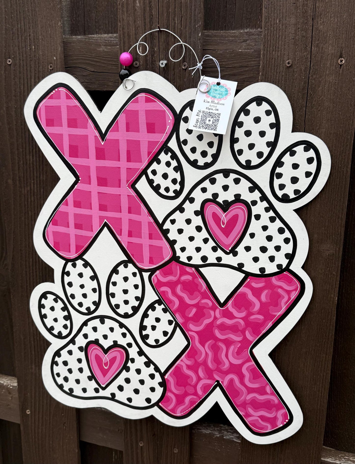 XOXO Paw Print door hanger, 19.5"x23”