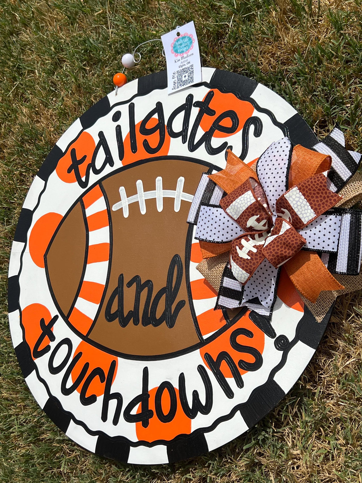 Football Door Hanger, Tailgates and Touchdowns, Round Wood Sign
