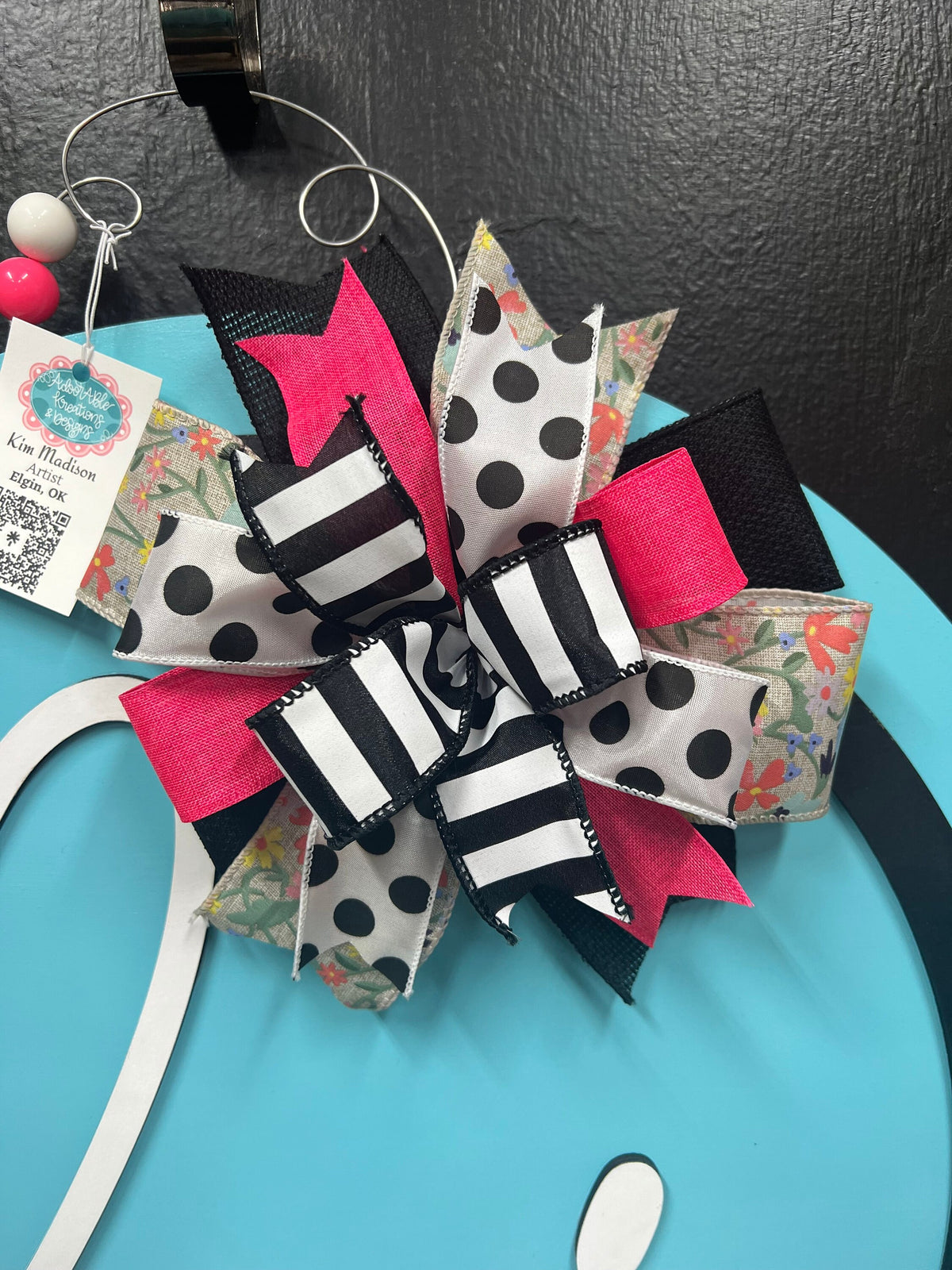 Hi 3D Door Hanger, Pink Teal White Round Sign, 22"